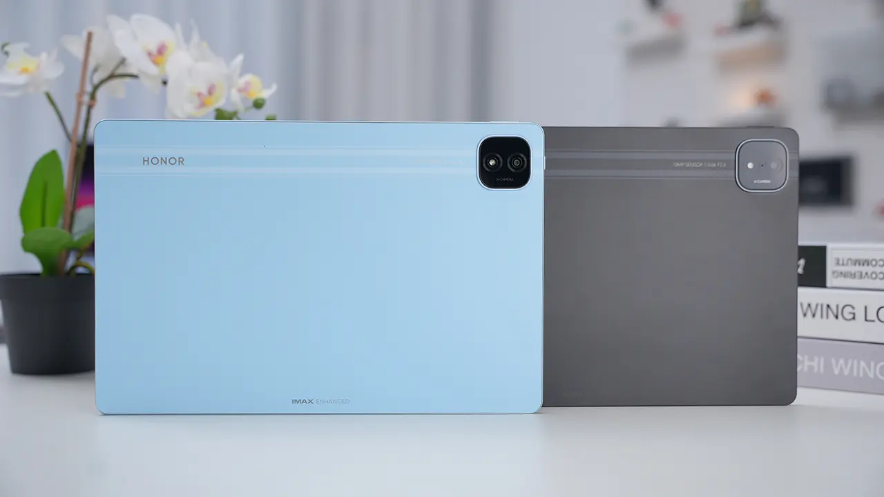 تبلت گیمینگ جمع‌وجور آنر با نمایشگر ۸.۴ اینچی و باتری 10,000mAh در راه است