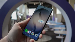 نمایشگر گلکسی S27 اولترا