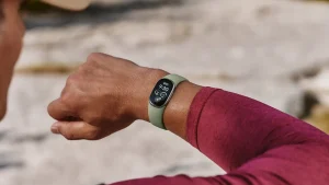 گوگل Fitbit Edge