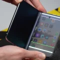تست سقوط آیفون Duo